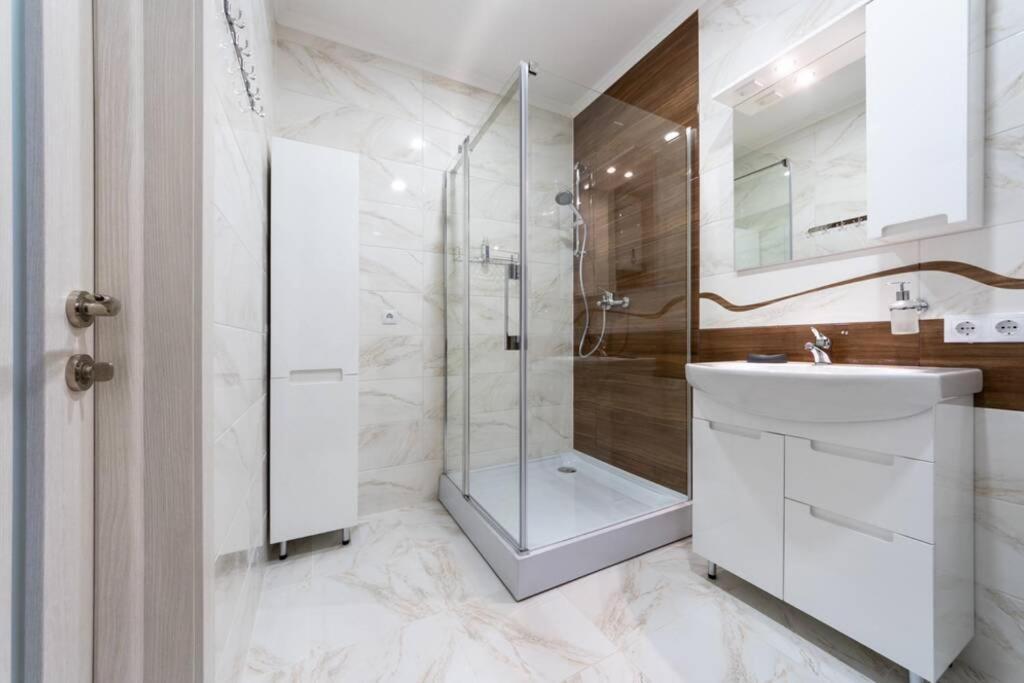 Квартира Люкс В Жк Лебединый, Ул. Ревуцкого 40 Г Kiev Exterior foto